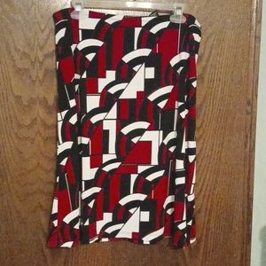 New York and Co Red, black, and white brightly printed skirt